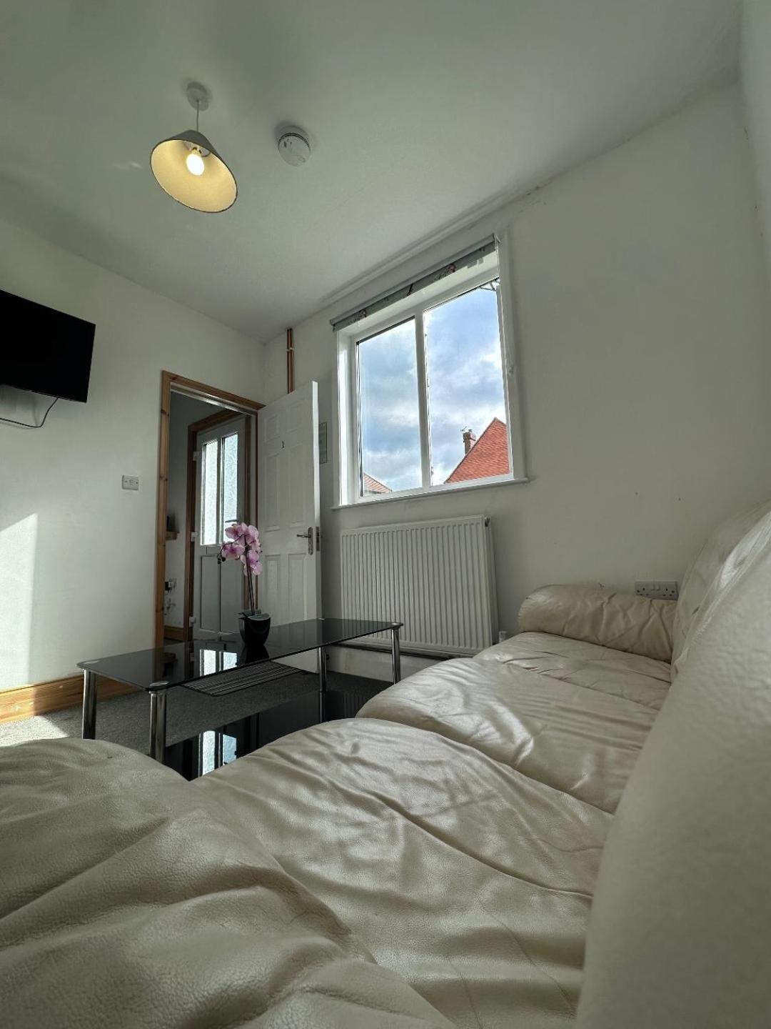 Browning House Bedrooms I Long Or Short Stay I Special Rate Available 더비 외부 사진